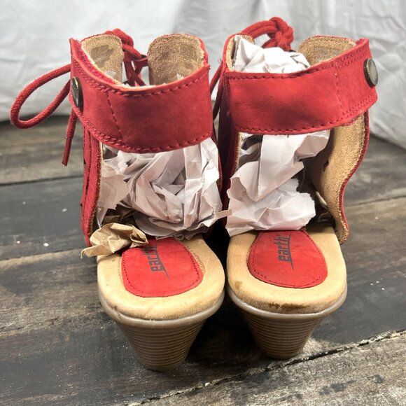 Earth Kristen Wide Women's 11D Bright Red Soft Nubuck Heeled Sandals - Picture 6 of 6